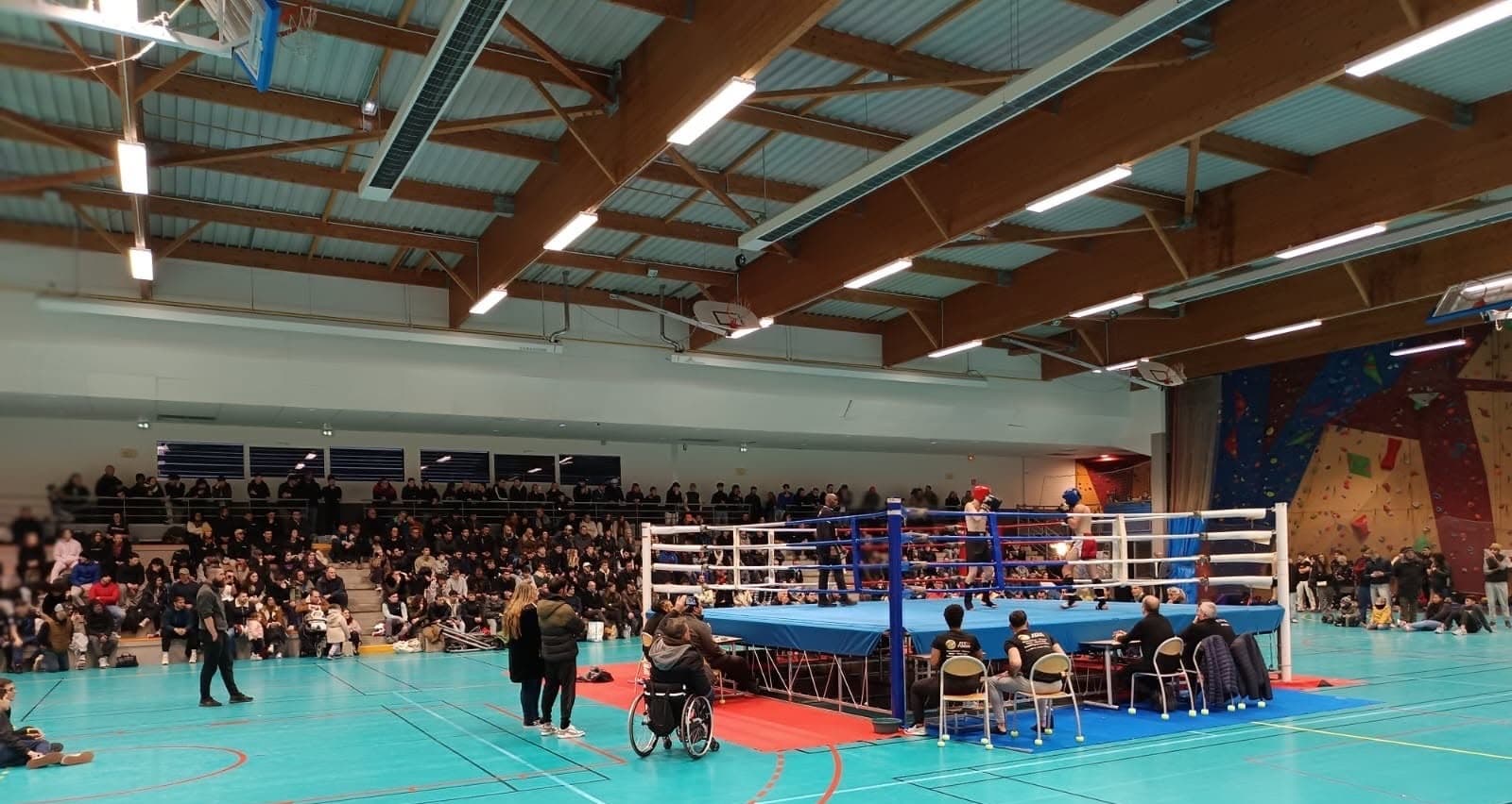 Public présent au Championnat de Bretagne K1 Style